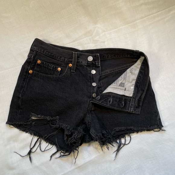 Levi’s 501 Denim Shorts - Picture 3 of 5